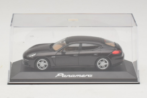 Porsche Panamera 970 Black Metallic Minichamps 1:43 WAP0203900E Métal — image 4 sur 5