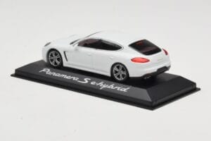 Porsche Panamera 970 S e-Hybrid Blanc Minichamps 1:43 WAP0207200E Métal — image 3 sur 3