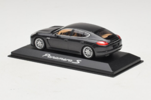 Porsche Panamera 970 S Grey Metallic Minichamps 1:43 WAP02000219 Métal — image 3 sur 4