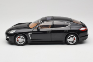 Porsche Panamera 970 Turbo Basalt Black Norev 1:18 WAP02100319 Métal — image 4 sur 8