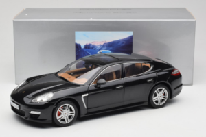 Porsche Panamera 970 Turbo Basalt Black Norev 1:18 WAP02100319 Métal — image 8 sur 8