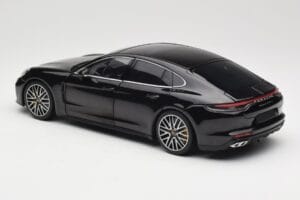Porsche Panamera 971 Turbo S Noir Metallic Minichamps 1:18 113061076 Métal — image 7 sur 8