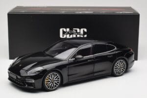Porsche Panamera 971 Turbo S Noir Metallic Minichamps 1:18 113061076 Métal — image 8 sur 8