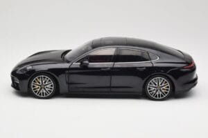 Porsche Panamera 971 Turbo S Bleu Metallic Minichamps 1:18 113061075 Métal — image 4 sur 8