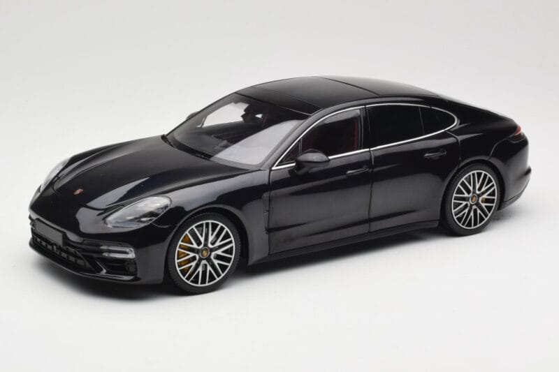 Porsche Panamera 971 Turbo S Bleu Metallic Minichamps 1:18 113061075 Métal