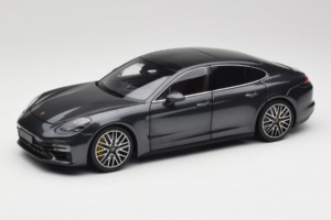 Porsche Panamera 971 Turbo S Grey Metallic Minichamps 1:18 113061073 Métal