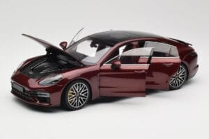 Porsche Panamera 971 Turbo S Rouge Metallic Minichamps 1:18 113061077 Métal — image 2 sur 8
