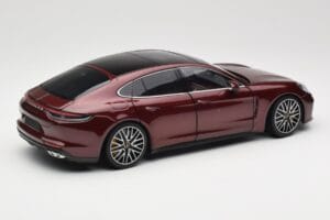 Porsche Panamera 971 Turbo S Rouge Metallic Minichamps 1:18 113061077 Métal — image 3 sur 8