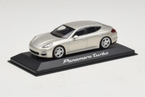 Porsche Panamera 970 Turbo Argent Minichamps 1:43 WAP02000519 Métal — image 2 sur 5