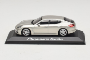 Porsche Panamera 970 Turbo Argent Minichamps 1:43 WAP02000519 Métal