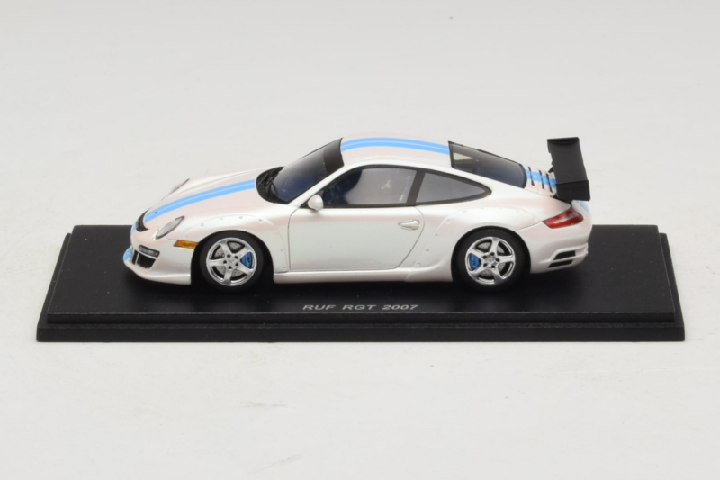 Porsche RUF RGT 997 White Metallic Spark 1:43 Porsche RUF RGT 997 White Metallic Spark 1:43 S0716 Résine