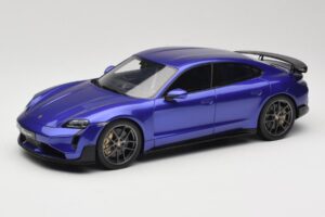 Porsche Taycan J1 Turbo GT Purple Sky Metallic GT Spirit 1:18 GT520 Résine