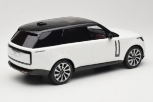 Land Rover Range Rover L460 P530 Autobiography Fuji White GT Spirit 1:18 GT533 Résine — image 2 sur 6