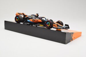 Red Bull Racing RB18 #1 M. Verstappen Winner Austin GP 2022 Minichamps 1:18 113222901 Métal — image 4 sur 6