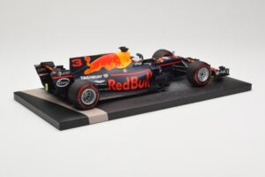 Red Bull Racing Tag Heuer RB13 #3 D. Ricciardo 3rd Place Malaysian GP 2017 Minichamps 1:18 117171503 Métal — image 3 sur 6