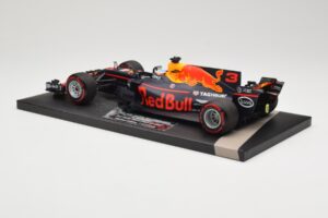 Red Bull Racing Tag Heuer RB13 #3 D. Ricciardo 3rd Place Malaysian GP 2017 Minichamps 1:18 117171503 Métal — image 5 sur 6