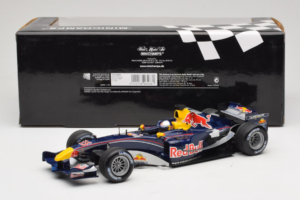 Red Bull RB1 Cosworth #15 C. Klien Red Bull Racing Showcar 2005 Minichamps 1:18 100050085 Métal — image 6 sur 7