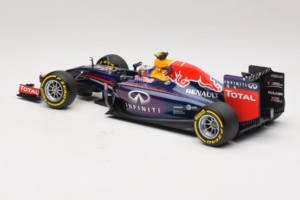 Red Bull RB10 Renault #3 D. Ricciardo Infiniti Red Bull Racing Showcar 2014 Minichamps 1:18 110140003 Métal — image 5 sur 6