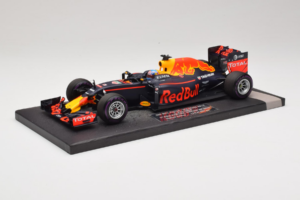 Red Bull RB12 Tag Heuer #3 D. Ricciardo Red Bull Racing 1st Pole Monaco Grand Prix 2016 Minichamps 1:18 117160103 Résine — image 2 sur 7