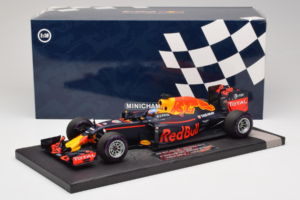 Red Bull RB12 Tag Heuer #3 D. Ricciardo Red Bull Racing 1st Pole Monaco Grand Prix 2016 Minichamps 1:18 117160103 Résine — image 7 sur 7