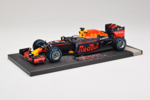 Red Bull RB12 Tag Heuer #3 D. Ricciardo Red Bull Racing Brazilian Grand Prix 2016 Minichamps 1:18 117161203 Résine — image 2 sur 6