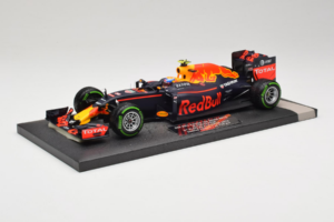 Red Bull RB12 Tag Heuer #33 M. Verstappen Red Bull Racing Showcar 2016 Minichamps 1:18 117161233 Résine — image 2 sur 7