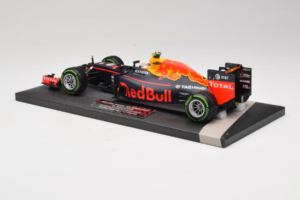 Red Bull RB12 Tag Heuer #33 M. Verstappen Red Bull Racing Showcar 2016 Minichamps 1:18 117161233 Résine — image 5 sur 7