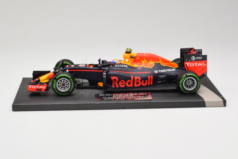 Red Bull RB12 Tag Heuer #33 M. Verstappen Red Bull Racing Showcar 2016 Minichamps 1:18 117161233 Résine