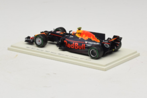 Red Bull RB13 Tag Heuer #33 M. Verstappen 3rd Chinese Grand Prix 2017 Spark 1:43 S5037 Résine — image 3 sur 4