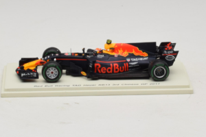 Red Bull RB13 Tag Heuer #33 M. Verstappen 3rd Chinese Grand Prix 2017 Spark 1:43 S5037 Résine