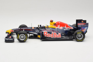 Red Bull RB7 Renault #1 S. Vettel Red Bull Racing World Champion 2011 Minichamps 1:18 110110001 Métal — image 3 sur 6