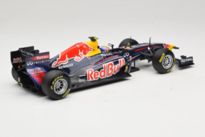Red Bull RB7 Renault #2 M. Webber Red Bull Racing Showcar 2011 Minichamps 1:18 110110002 Métal — image 2 sur 7