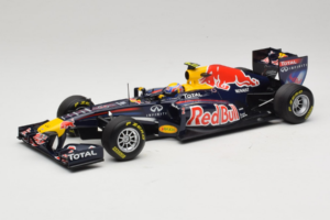 Red Bull RB7 Renault #2 M. Webber Red Bull Racing Showcar 2011 Minichamps 1:18 110110002 Métal