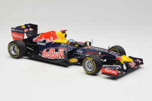 Red Bull RB8 Renault #1 S. Vettel Red Bull Racing Showcar 2012 Minichamps 1:18 110120071 Métal — image 4 sur 7