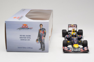 Red Bull RB8 Renault #1 S. Vettel Red Bull Racing Showcar 2012 Minichamps 1:18 110120071 Métal — image 6 sur 7