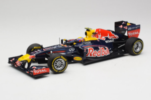 Red Bull RB8 Renault #2 M. Webber Red Bull Racing Showcar 2012 Minichamps 1:18 110120072 Métal