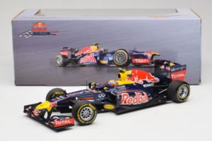 Red Bull RB8 Renault #2 M. Webber Red Bull Racing Showcar 2012 Minichamps 1:18 110120072 Métal — image 7 sur 7