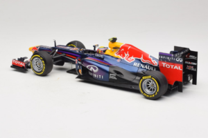 Red Bull RB9 Renault #2 M. Webber Infiniti Red Bull Racing Showcar 2013 Minichamps 1:18 110130072 Métal — image 5 sur 6