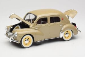 Renault 4CV Berline Gris Ardoise Solido 1:18 8059 Métal — image 2 sur 8