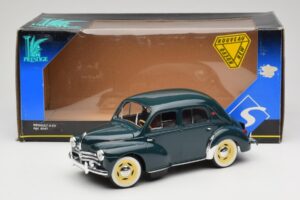 Renault 4CV Vert Solido 1:18 8047 Métal — image 6 sur 6