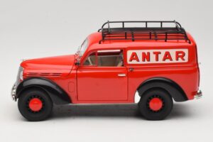 Renault Juvaquatre Utilitaire Rouge Solido 1:18 8424 Métal — image 4 sur 8