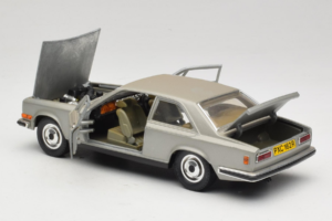 Rolls-Royce Camargue Argent Bburago 1:18 3001-M2 Métal — image 5 sur 8