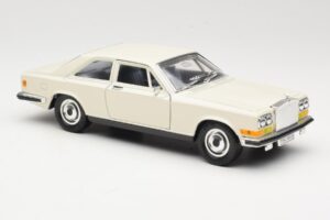 Rolls-Royce Camargue Blanc Bburago 1:22 3001-M1 Métal — image 6 sur 8