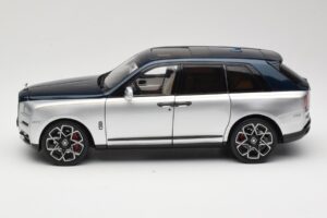 Rolls-Royce Cullinan Bleu & Argent Bicolore OEM 1:18 028-16B Métal — image 4 sur 8