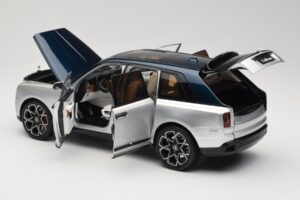 Rolls-Royce Cullinan Bleu & Argent Bicolore OEM 1:18 028-16B Métal — image 5 sur 8