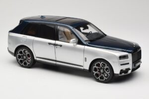 Rolls-Royce Cullinan Bleu & Argent Bicolore OEM 1:18 028-16B Métal — image 6 sur 8
