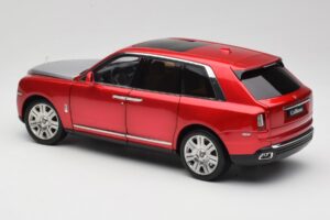 Rolls-Royce Cullinan Rouge Avec Shadow Wheels OEM 1:18 028-18A Métal — image 7 sur 8