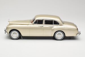 Rolls-Royce Silver Cloud III Flying Spur H.J. Mulliner Or MCG 1:18 MCG18058 Métal — image 3 sur 6