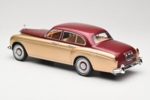 Rolls-Royce Silver Cloud III Flying Spur H.J. Mulliner Rouge & Or MCG 1:18 MCG18132 Métal — image 5 sur 6
