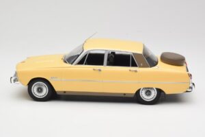 Rover 3500 V8 P6 Crème MCG 1:18 MCG18046 Métal — image 3 sur 6